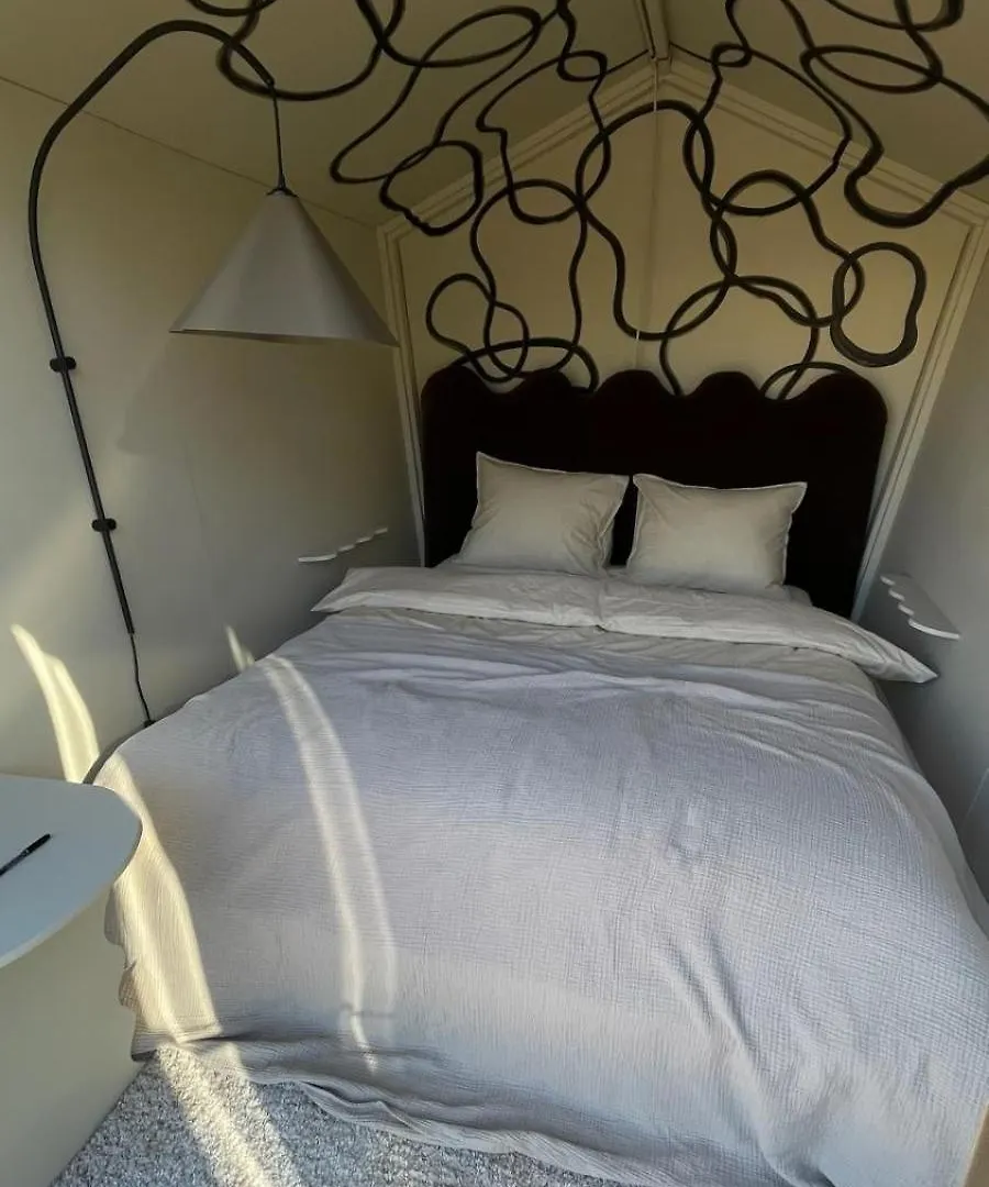 Campsite De Buitenkans Unique Cabins - Urban Camping Rotterdam Netherlands